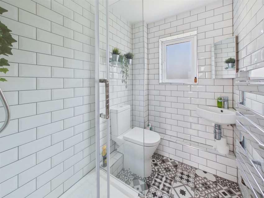 Images for Crescentdale, Longford, Gloucester