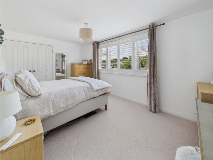 Images for Crescentdale, Longford, Gloucester