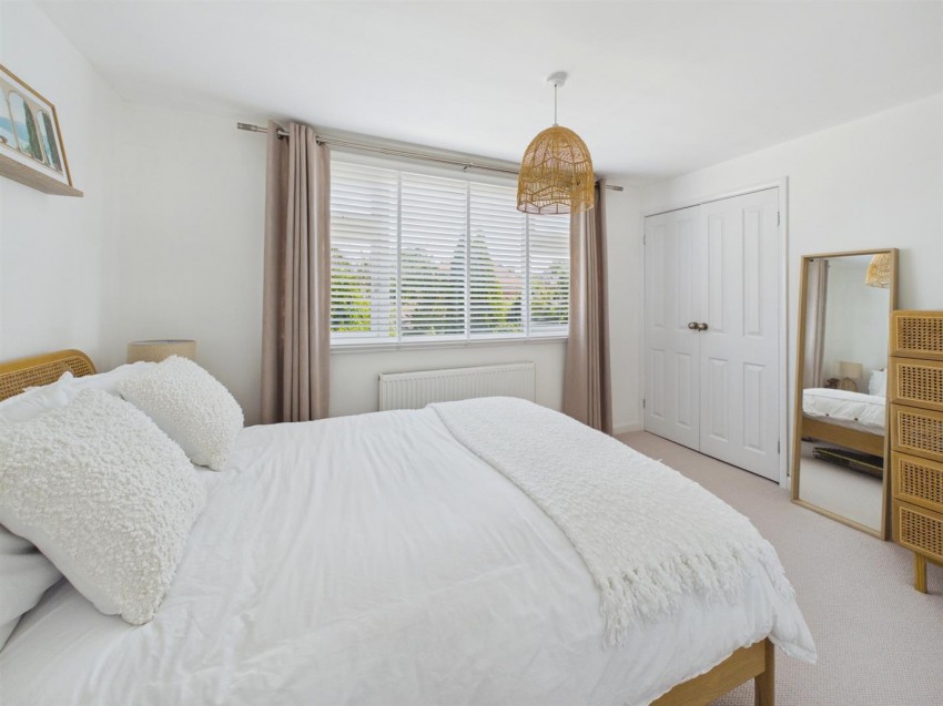 Images for Crescentdale, Longford, Gloucester