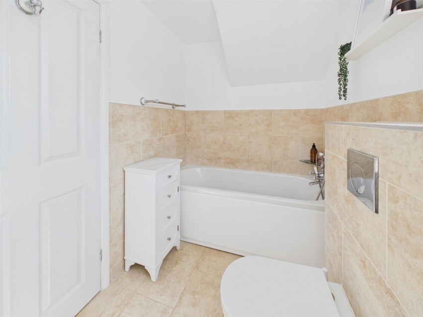 Images for Crescentdale, Longford, Gloucester