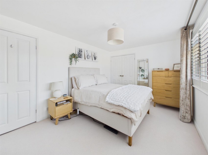 Images for Crescentdale, Longford, Gloucester