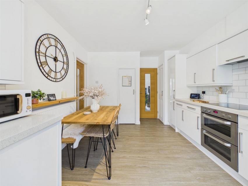 Images for Crescentdale, Longford, Gloucester