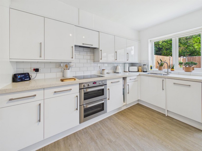 Images for Crescentdale, Longford, Gloucester