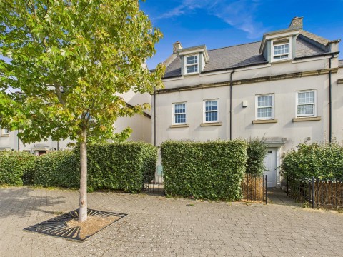 View Full Details for Yew Tree Road, Brockworth, Gloucester