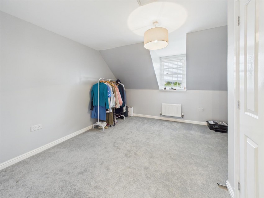 Images for Yew Tree Road, Brockworth, Gloucester