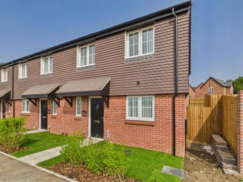 View Full Details for The Five Acres, Hempsted